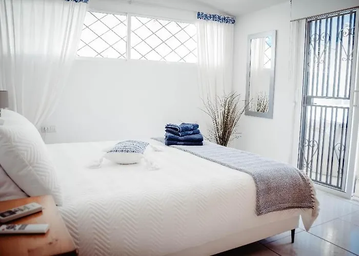 Happy Place, Chayofa